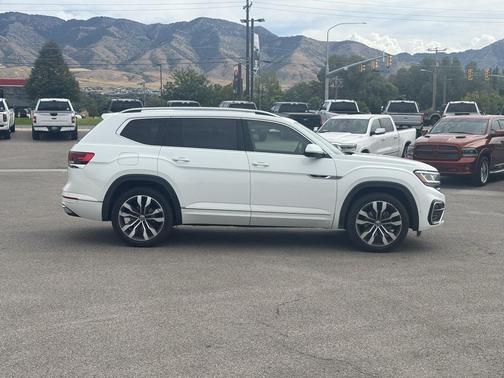 2022 Volkswagen Atlas 3.6L SEL Premium