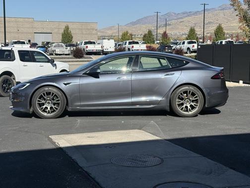 2022 Tesla Model S Base