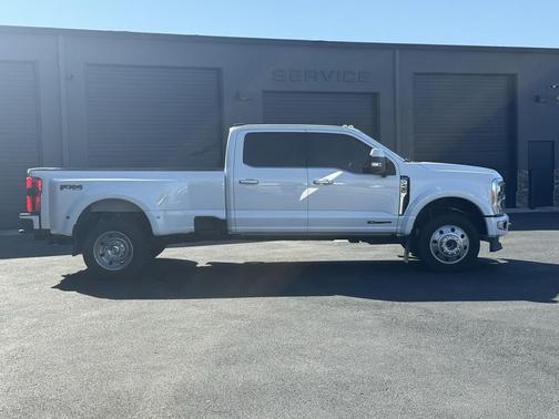 2023 Ford F-450 Limited