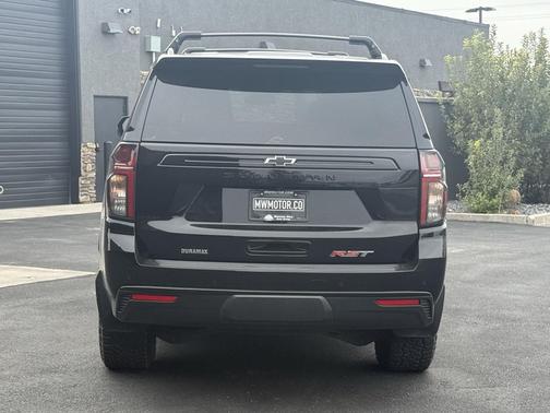 2023 Chevrolet Suburban RST