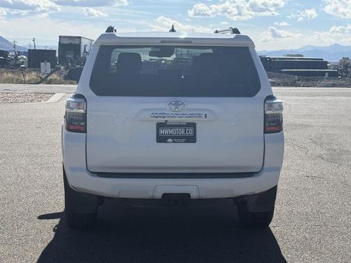 2024 Toyota 4Runner SR5