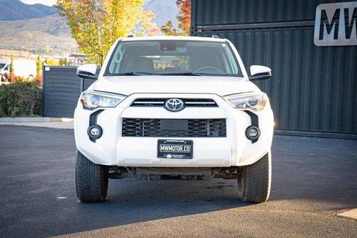 2024 Toyota 4Runner SR5