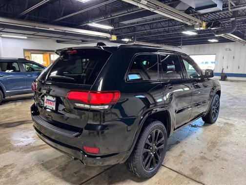 2022 Jeep Grand Cherokee WK Laredo