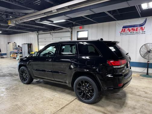 2022 Jeep Grand Cherokee WK Laredo