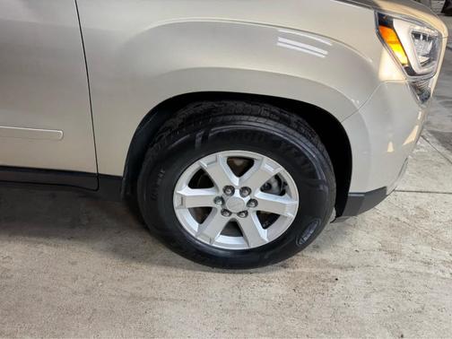 2015 GMC Acadia SLE-2