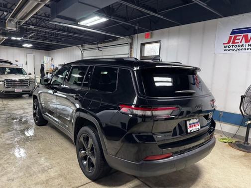 2022 Jeep Grand Cherokee L Laredo