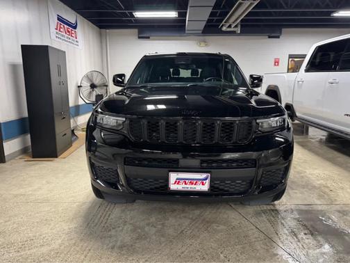2022 Jeep Grand Cherokee L Laredo