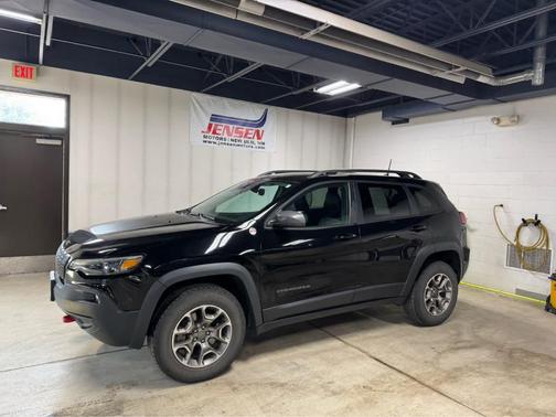 2020 Jeep Cherokee Trailhawk