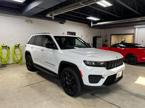 2024 Jeep Grand Cherokee Laredo