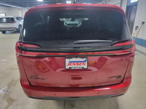 2026 Chrysler Pacifica Limited