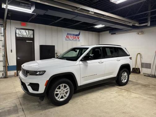 2023 Jeep Grand Cherokee Laredo 4x4