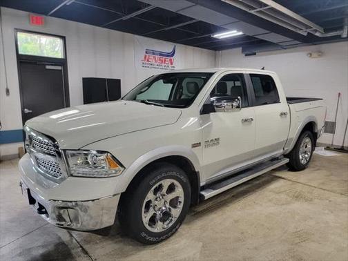 2018 RAM 1500 Laramie Crew Cab 4x4 57' Box