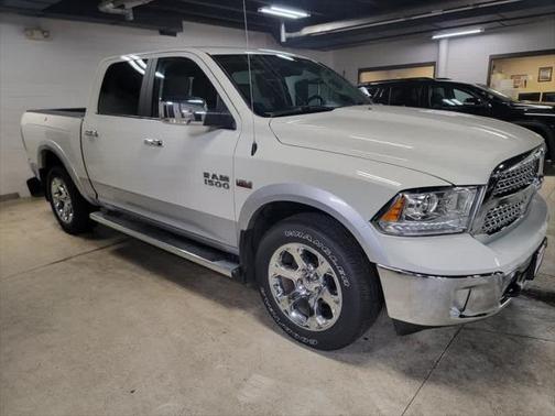 2018 RAM 1500 Laramie Crew Cab 4x4 57' Box