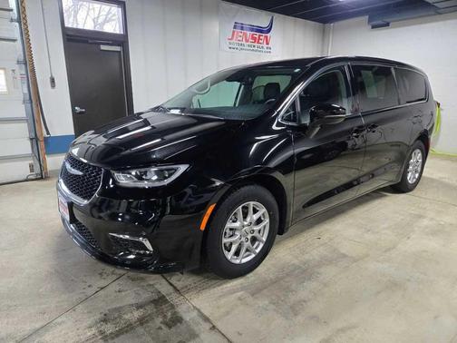 2024 Chrysler Pacifica Touring-L