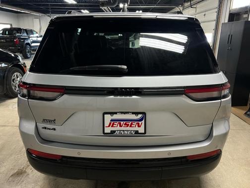 2024 Jeep Grand Cherokee Laredo