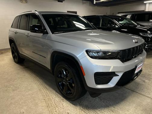 2024 Jeep Grand Cherokee Laredo
