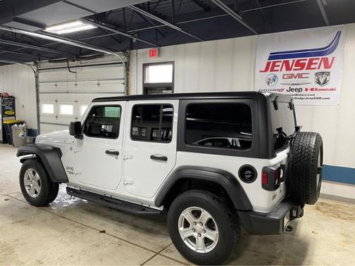 Photo 5 of 21 of 2018 Jeep Wrangler Unlimited Sport S