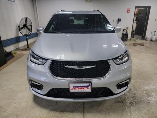 2022 Chrysler Pacifica Touring