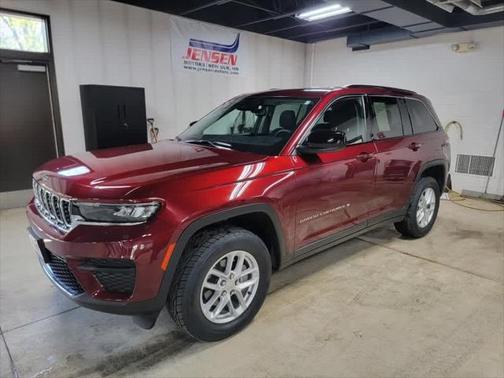 2023 Jeep Grand Cherokee Laredo 4x4