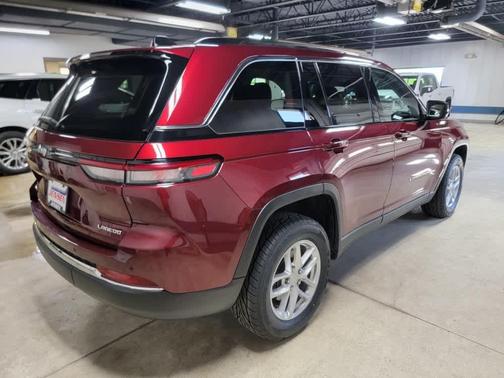 2023 Jeep Grand Cherokee Laredo