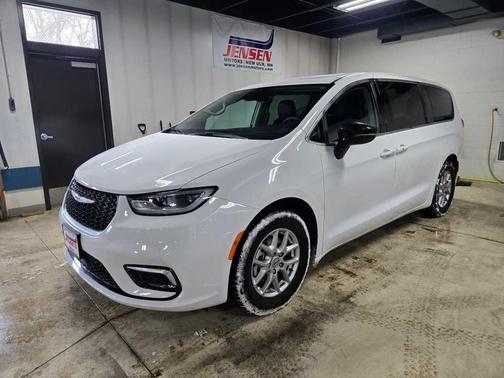 2024 Chrysler Pacifica Touring-L