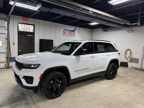 2025 Jeep Grand Cherokee Laredo