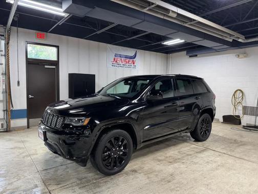2022 Jeep Grand Cherokee WK Laredo