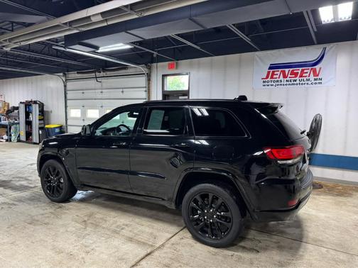 2022 Jeep Grand Cherokee WK Laredo