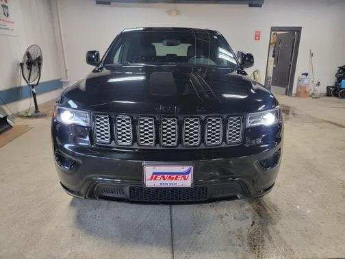 2022 Jeep Grand Cherokee WK Laredo