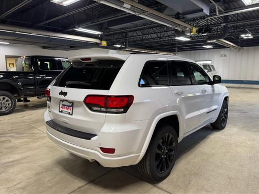 2022 Jeep Grand Cherokee WK Laredo