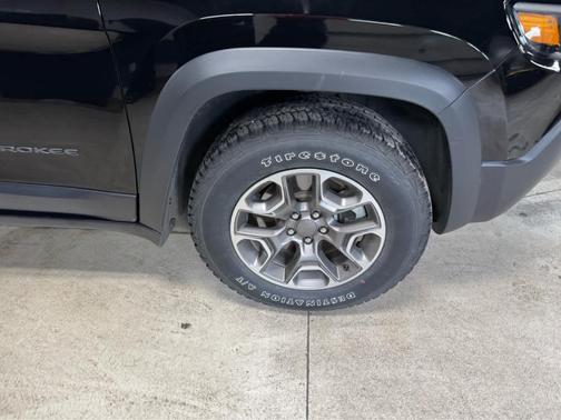 2021 Jeep Cherokee Trailhawk