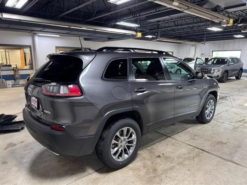 2022 Jeep Cherokee Latitude Lux