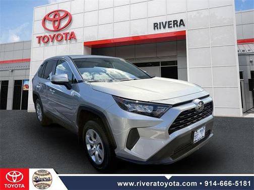 2022 Toyota RAV4 LE
