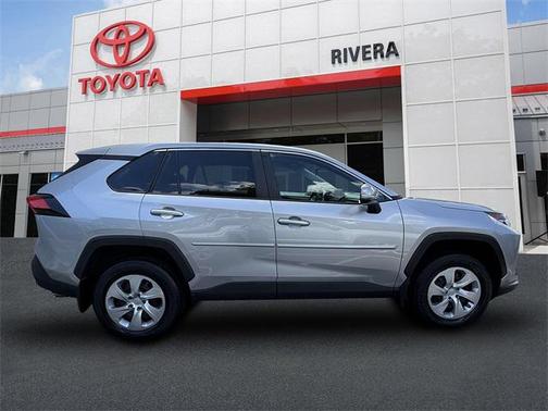 2022 Toyota RAV4 LE