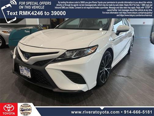 2019 Toyota Camry Hybrid SE