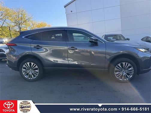 2022 Toyota Venza XLE