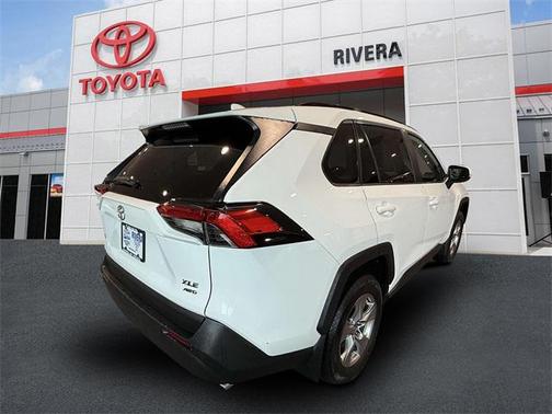 2022 Toyota RAV4 XLE