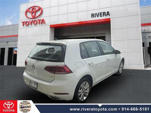 2018 Volkswagen Golf TSI S