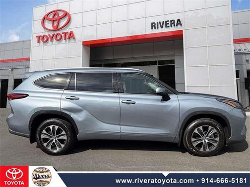 2022 Toyota Highlander Hybrid XLE