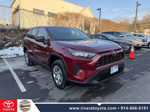 2022 Toyota RAV4 LE