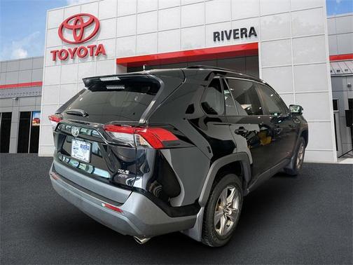 2022 Toyota RAV4 XLE