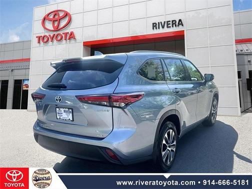 2022 Toyota Highlander Hybrid XLE