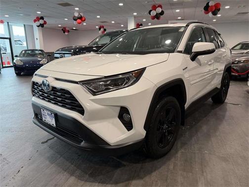 2021 Toyota RAV4 Hybrid XLE