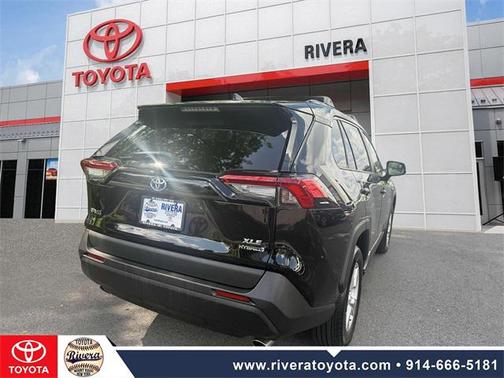 2020 Toyota RAV4 Hybrid XLE