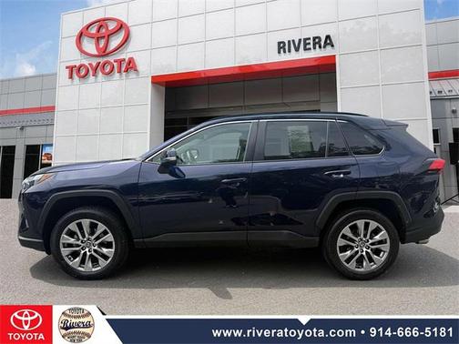 2022 Toyota RAV4 XLE Premium
