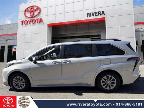 2023 Toyota Sienna XLE 7 Passenger