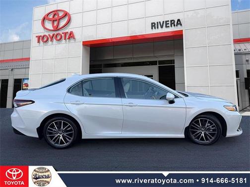 2023 Toyota Camry XLE