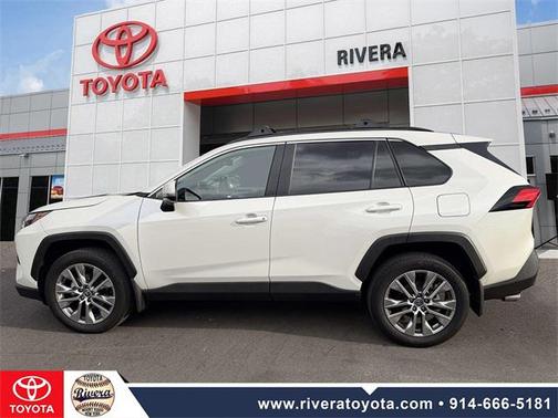 2022 Toyota RAV4 XLE Premium