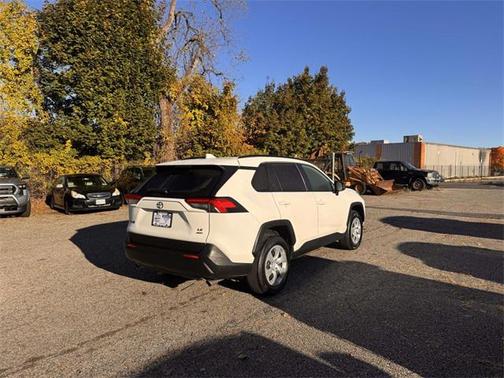 2020 Toyota RAV4 LE