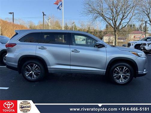 2017 Toyota Highlander LE